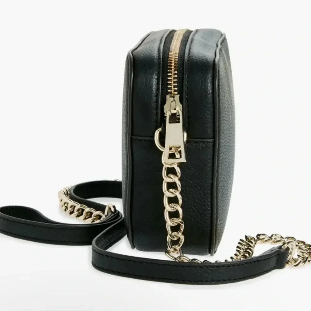 Vince Camuto Black Crossbody Bag. Faux Leather w/ Chain Detail Strap. - Picture 5 of 5